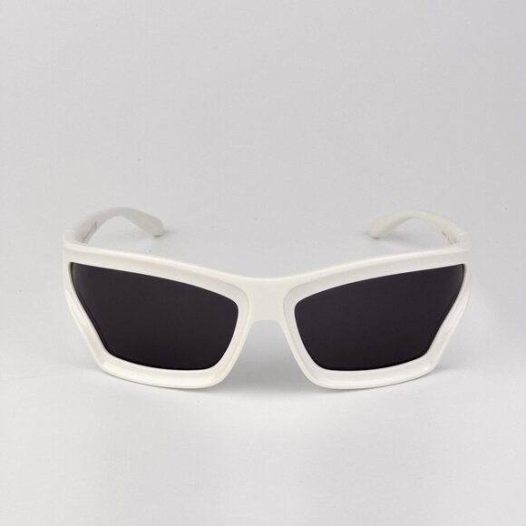 Loewe LW40143U Sunglasses – White Wraparound Shield Frame Grey | Model LW40143U - Picture 5 of 12
